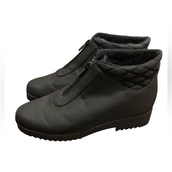 Naturalizer black slip on winter boots. Size 6.5. - Picture 1 of 8